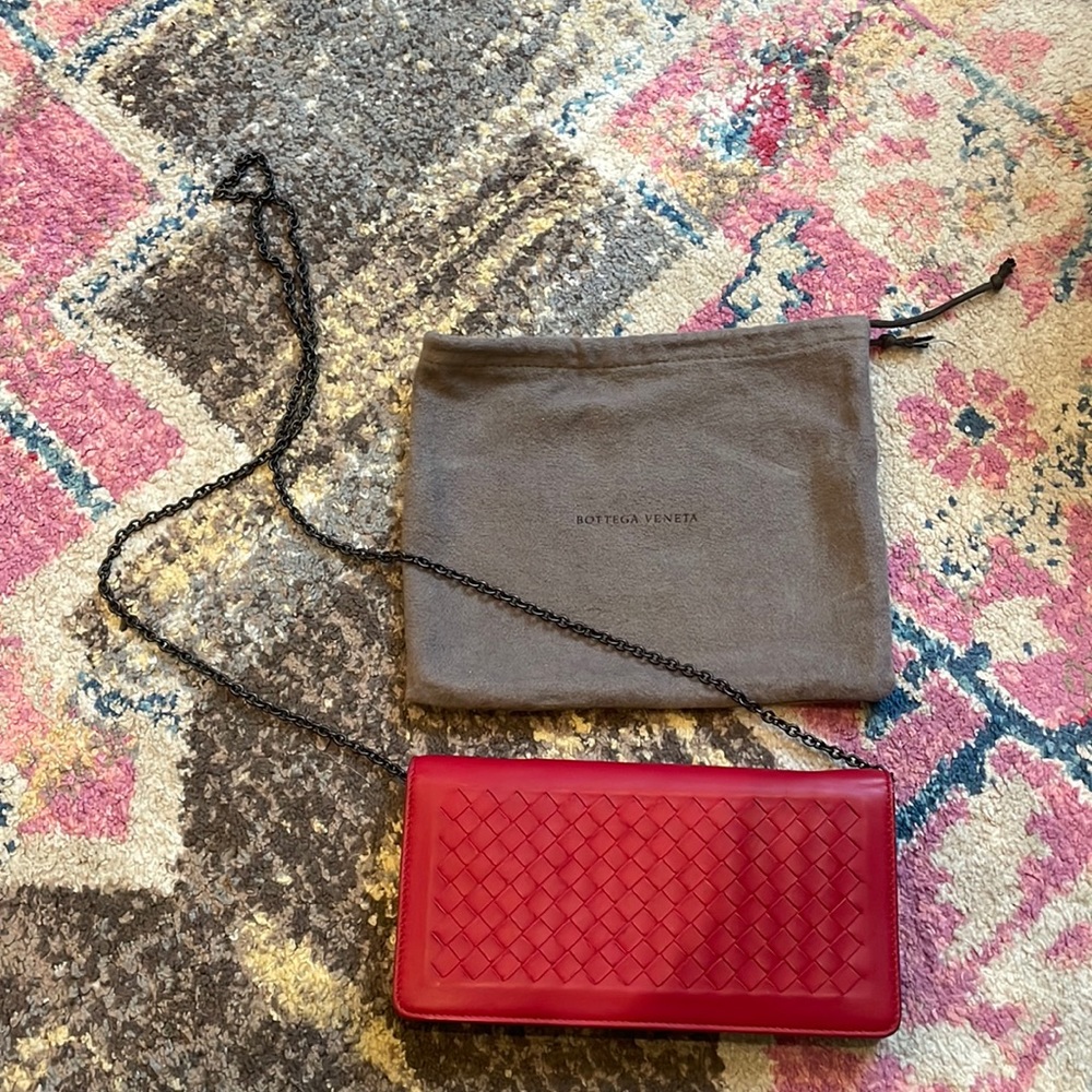 Authentic bottega veneta wallet on chain